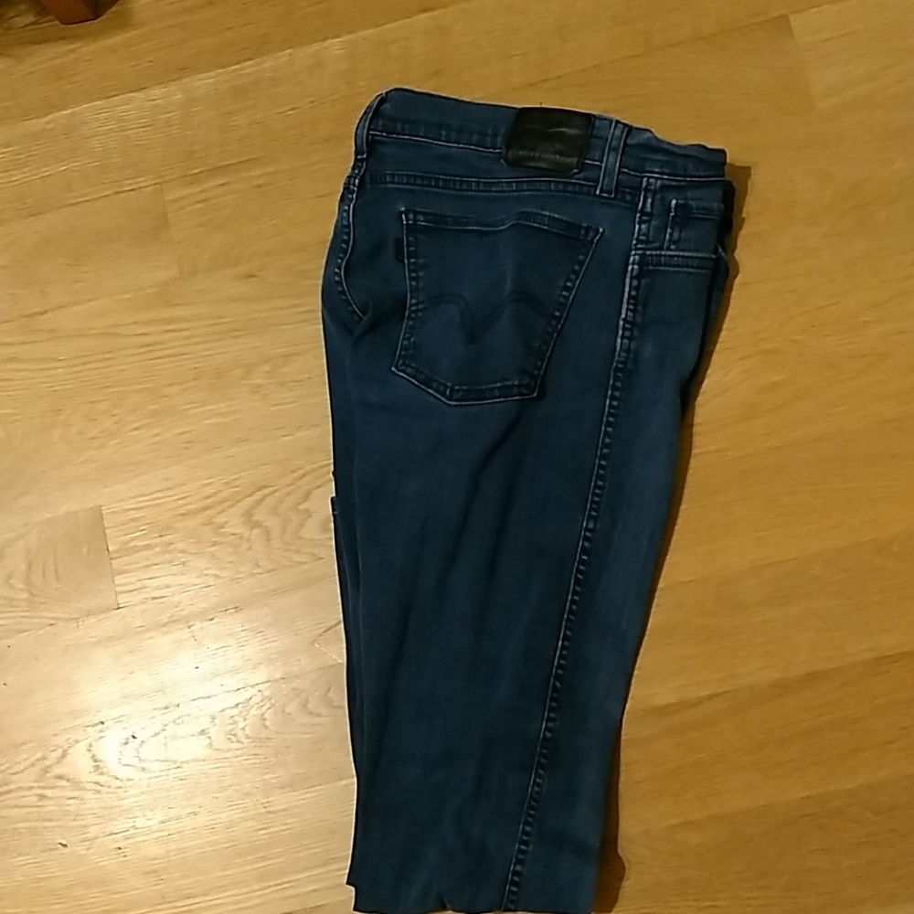 Levi's Light Dark Blue Jeans